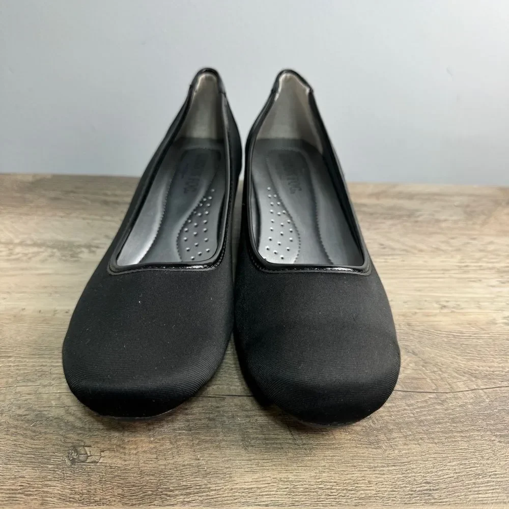 London Fog Women’s Wedge Shoes sz 9 Comfort Slip On #K-13